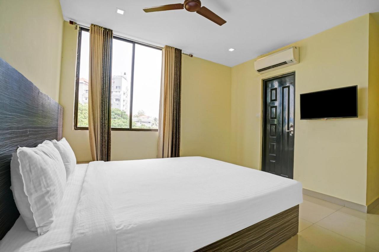 Capital O 87015 Hotel Al Salama Kochi Exterior photo